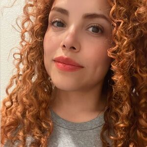 Meet your Posher, Yadira